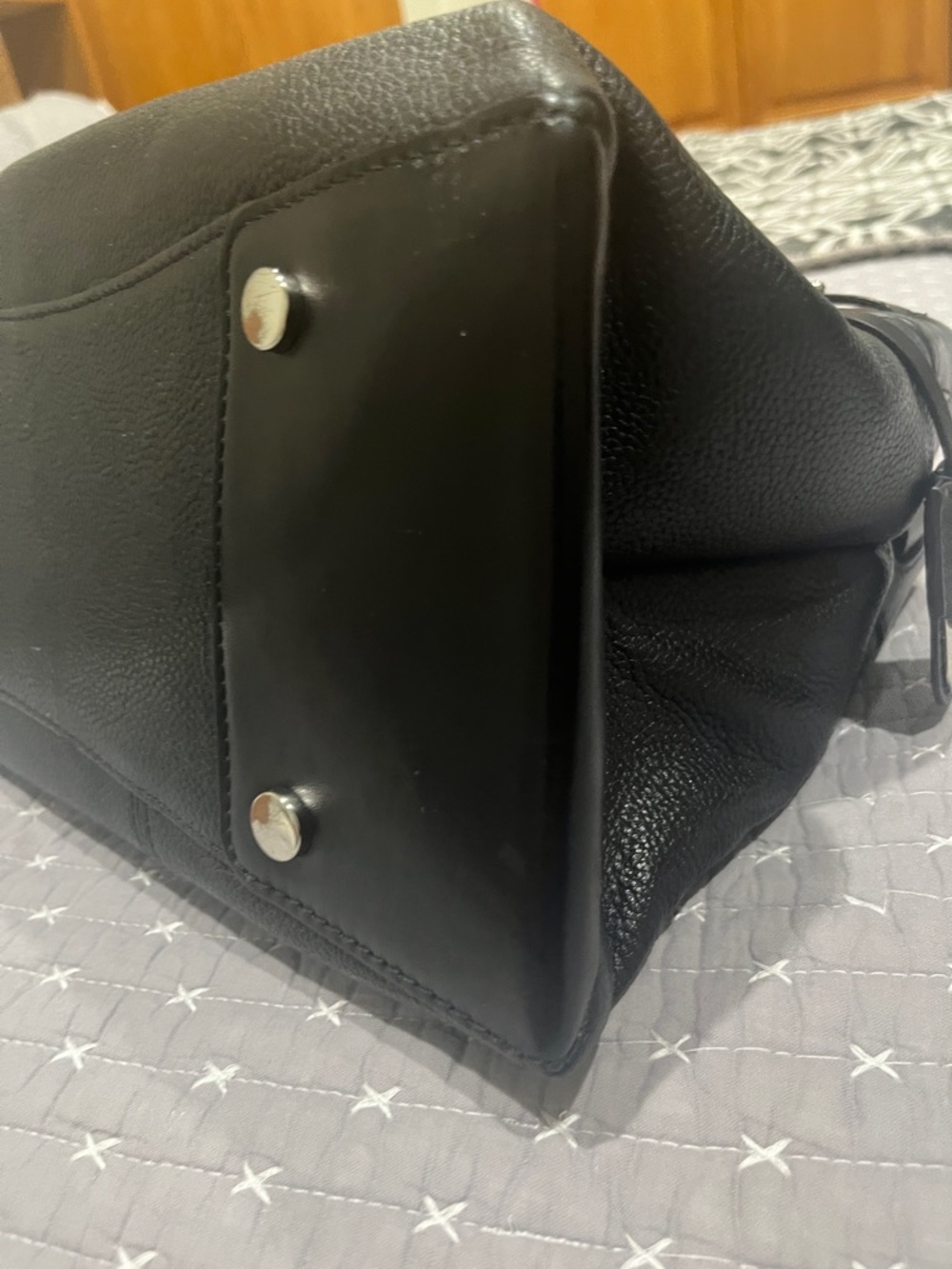 TODAY ONLY $39
LIKE NEWMICHAEL KORS SATCHEL Perfect Condition used couple times - Picture 7 of 10